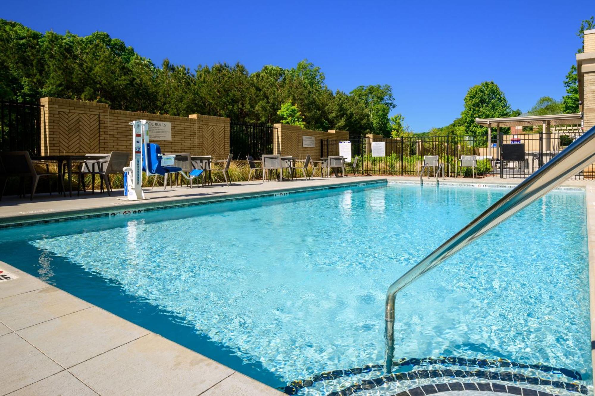 Courtyard By Marriott Raleigh Cary Crossroads Hotel Luaran gambar